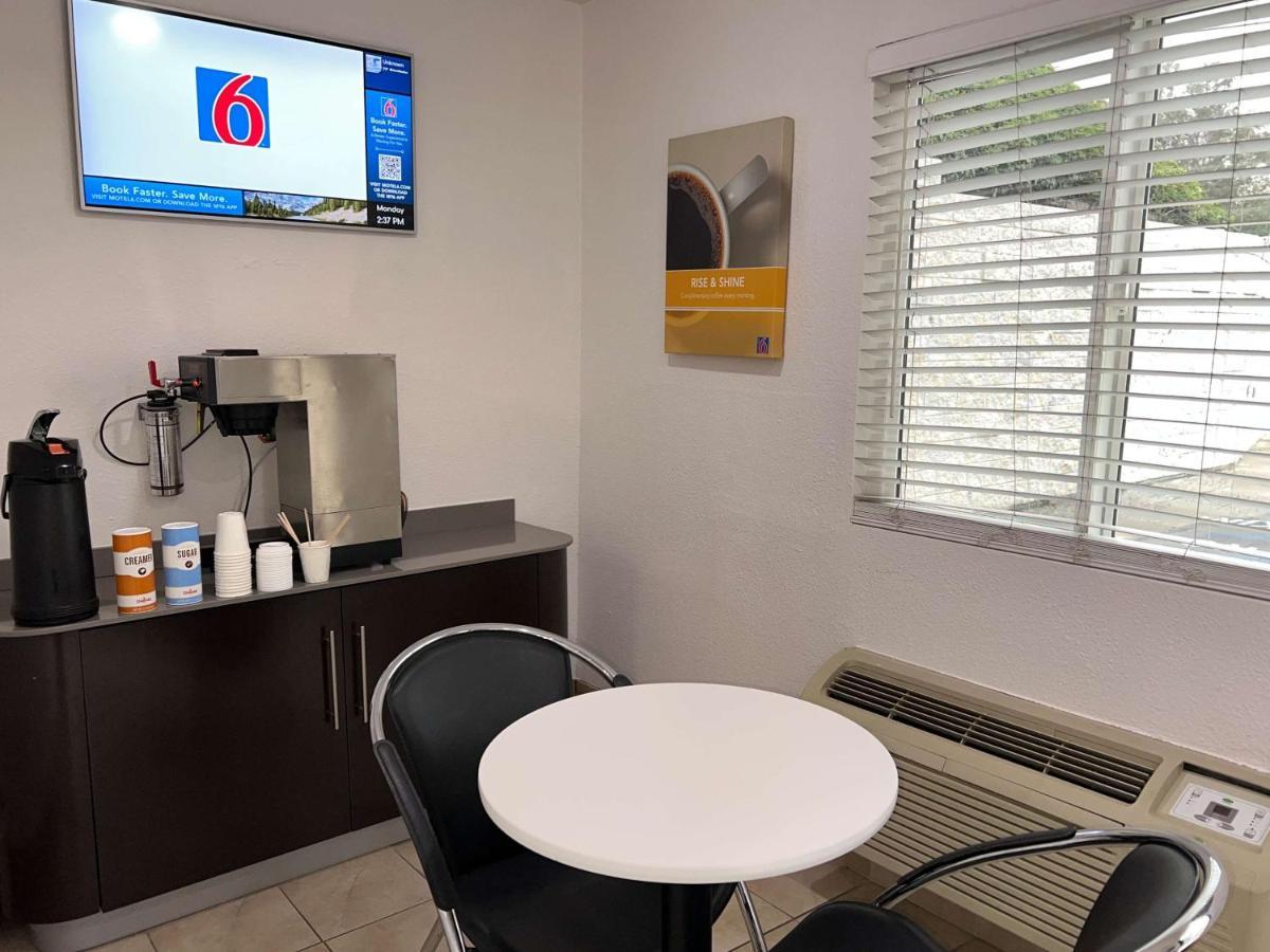 Motel 6-Orange, Ca - Anaheim Exteriér fotografie